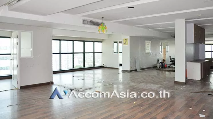  1  Office Space For Rent in Sukhumvit ,Bangkok BTS Ekkamai at Bangkok Business Center AA14408